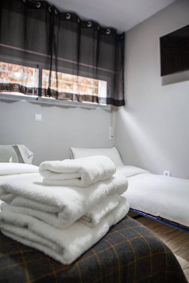 Lovely 3 Bedroom Apartment Next To Fuencarral Madrid Exteriör bild