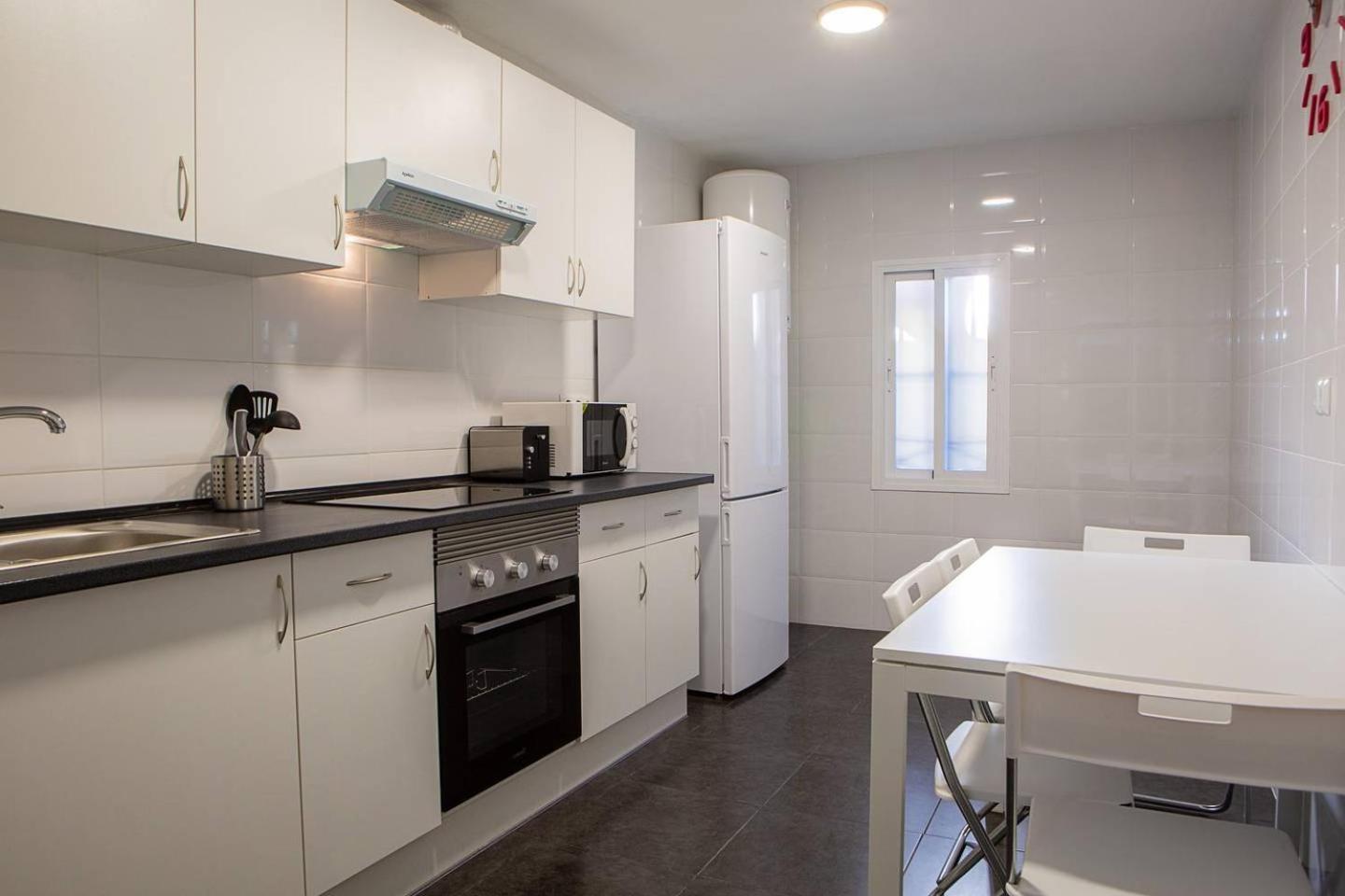 Lovely 3 Bedroom Apartment Next To Fuencarral Madrid Exteriör bild