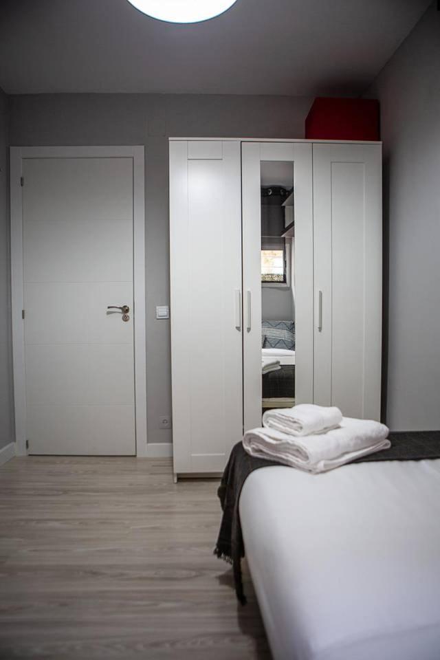 Lovely 3 Bedroom Apartment Next To Fuencarral Madrid Exteriör bild