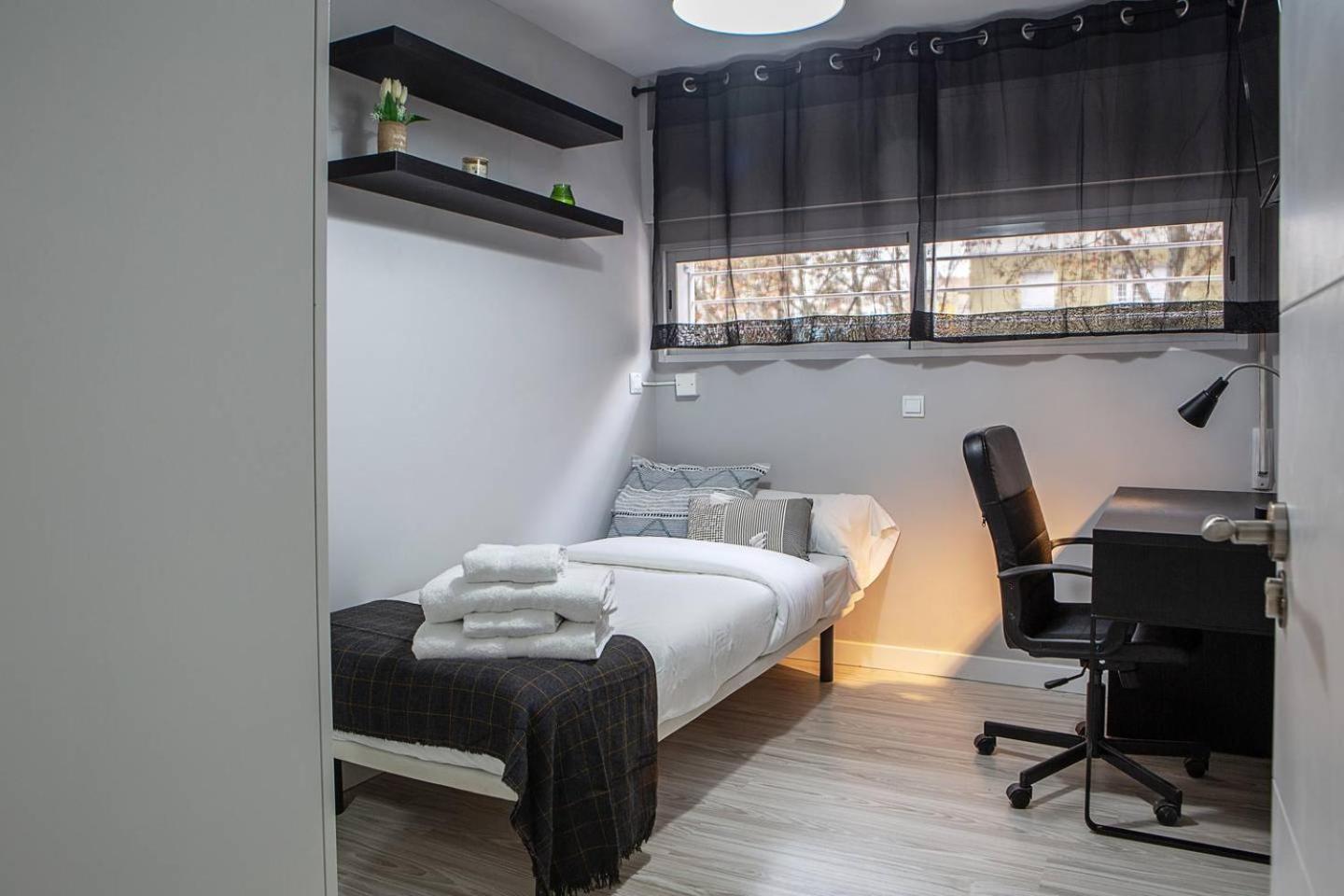 Lovely 3 Bedroom Apartment Next To Fuencarral Madrid Exteriör bild